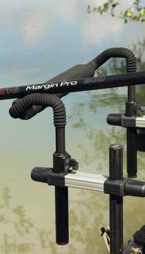 TELESCOPIC POLE SUPPORT